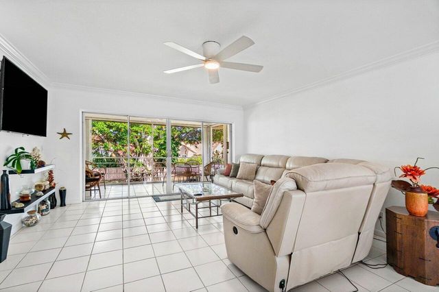 10040 Meridian Way N 206, Palm Beach Gardens, FL 33410