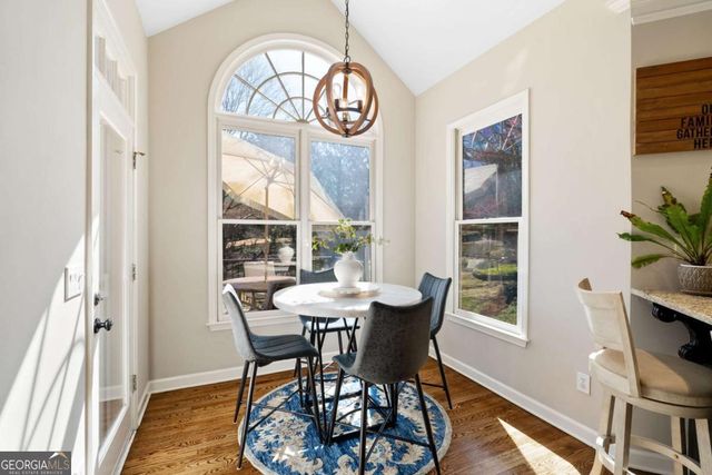 720 Lakeglen Drive, Suwanee, GA 30024