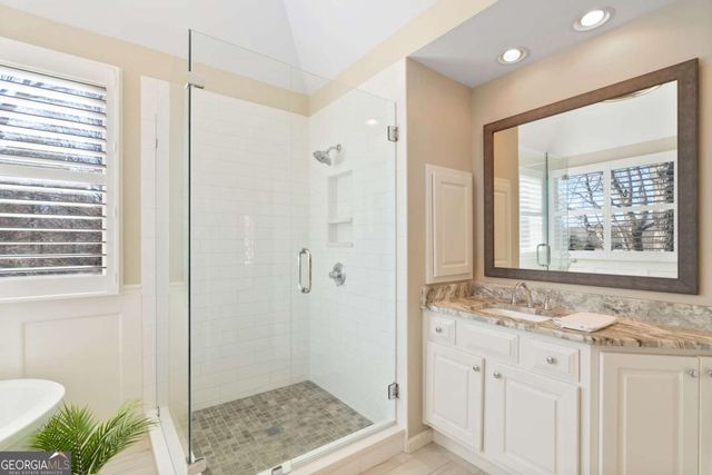 720 Lakeglen Drive, Suwanee, GA 30024