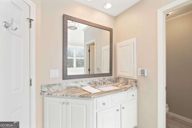 720 Lakeglen Drive, Suwanee, GA 30024