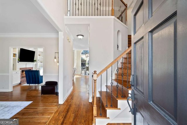 720 Lakeglen Drive, Suwanee, GA 30024