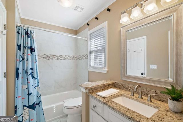 720 Lakeglen Drive, Suwanee, GA 30024