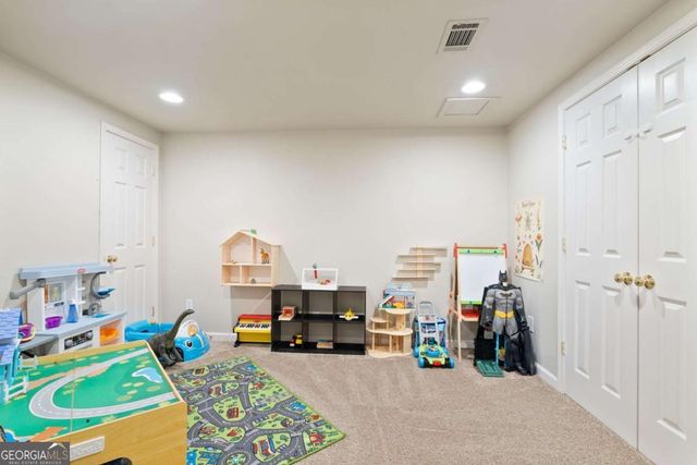 720 Lakeglen Drive, Suwanee, GA 30024