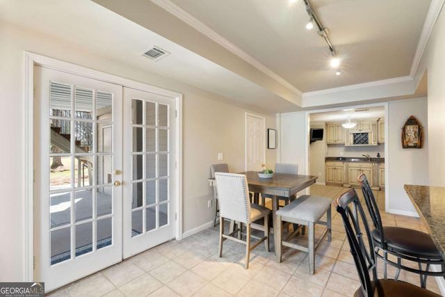 720 Lakeglen Drive, Suwanee, GA 30024