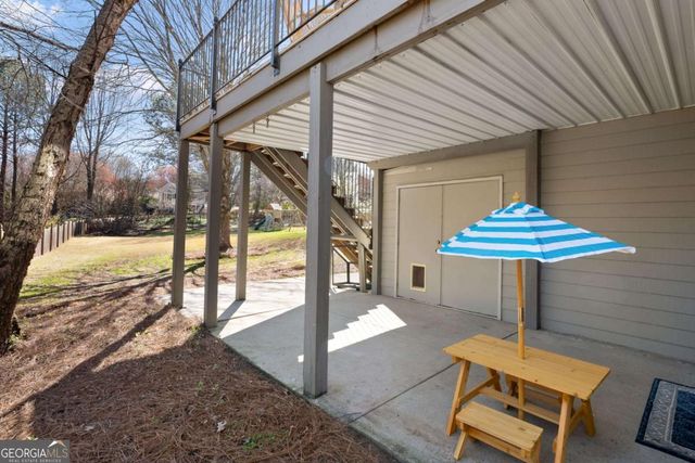 720 Lakeglen Drive, Suwanee, GA 30024