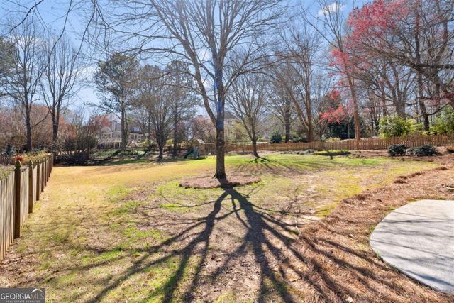 720 Lakeglen Drive, Suwanee, GA 30024