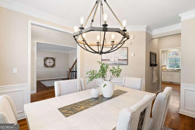 720 Lakeglen Drive, Suwanee, GA 30024