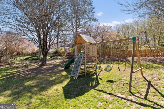 720 Lakeglen Drive, Suwanee, GA 30024