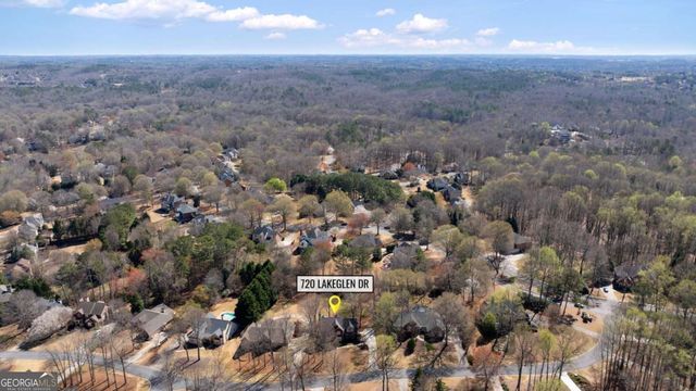 720 Lakeglen Drive, Suwanee, GA 30024