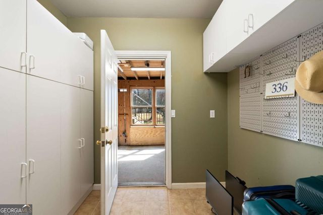 720 Lakeglen Drive, Suwanee, GA 30024