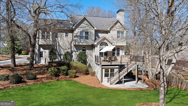 720 Lakeglen Drive, Suwanee, GA 30024