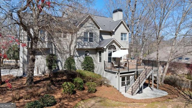 720 Lakeglen Drive, Suwanee, GA 30024