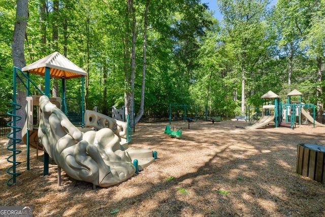 720 Lakeglen Drive, Suwanee, GA 30024