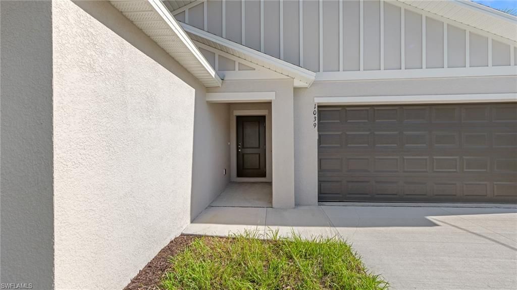 Image 2 of property listing at 306 NE 26th TER, Cape Coral, FL 33909