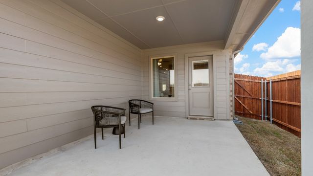 1700 GILLENS Avenue, Fort Worth, TX 76140