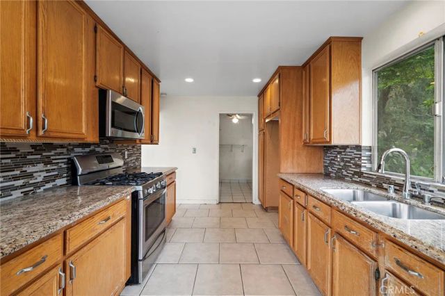 2677 Saxon, Los Angeles, CA 90065