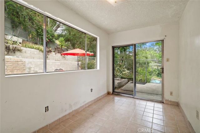 2677 Saxon, Los Angeles, CA 90065