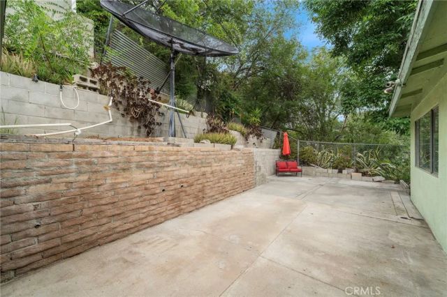 2677 Saxon, Los Angeles, CA 90065