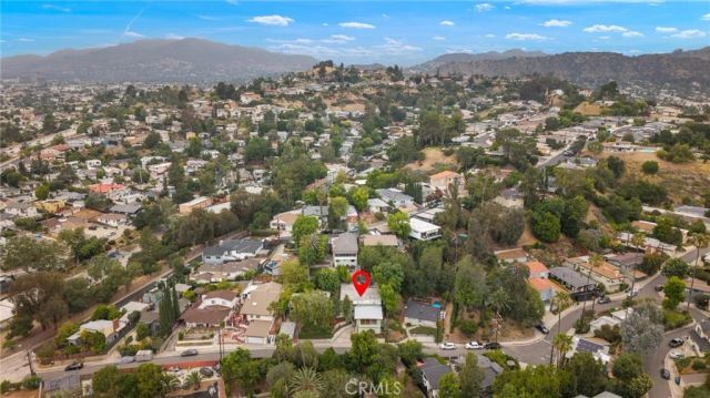 2677 Saxon, Los Angeles, CA 90065