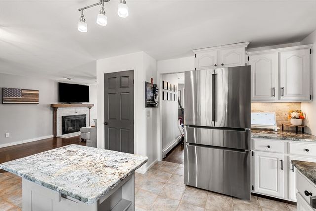12 Rainbow Cir, Bridgewater, MA 02324