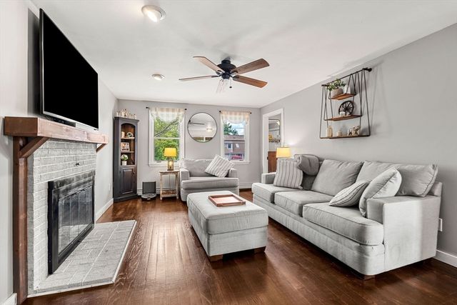 12 Rainbow Cir, Bridgewater, MA 02324