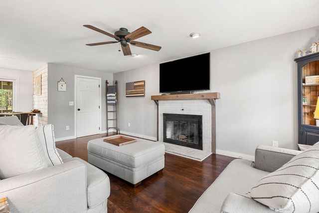 12 Rainbow Cir, Bridgewater, MA 02324