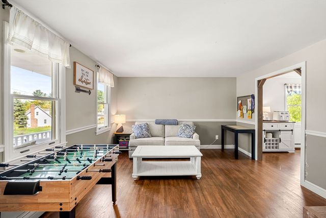 12 Rainbow Cir, Bridgewater, MA 02324
