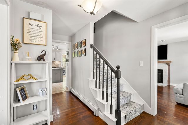 12 Rainbow Cir, Bridgewater, MA 02324
