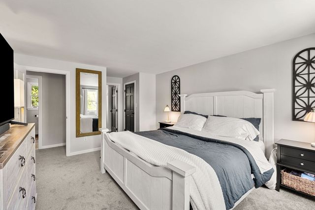 12 Rainbow Cir, Bridgewater, MA 02324