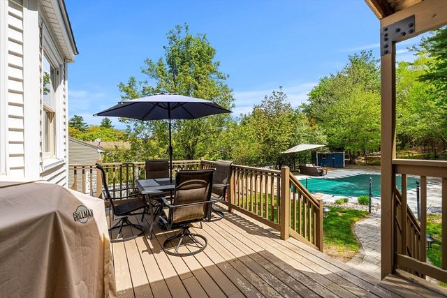 12 Rainbow Cir, Bridgewater, MA 02324