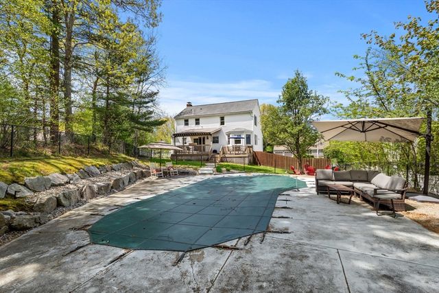 12 Rainbow Cir, Bridgewater, MA 02324
