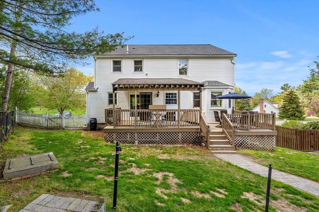 12 Rainbow Cir, Bridgewater, MA 02324