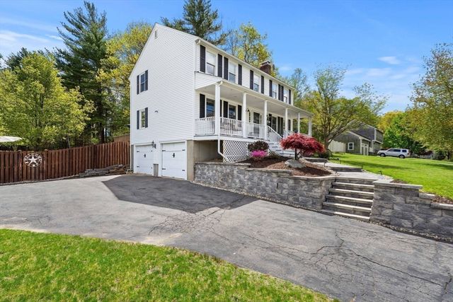 12 Rainbow Cir, Bridgewater, MA 02324