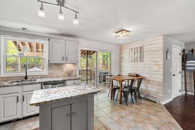 12 Rainbow Cir, Bridgewater, MA 02324