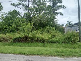 2417 SW Lamb Avenue, Port St Lucie, FL 34953