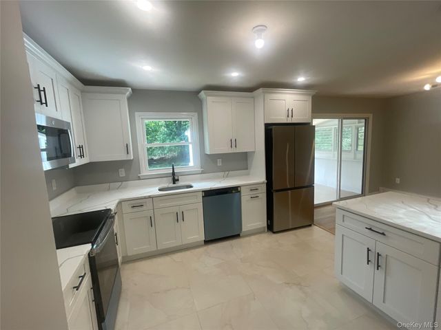 15 Vandewater Drive, Wappingers Falls, NY 12590