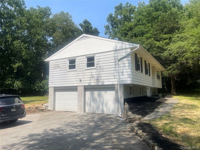 15 Vandewater Drive, Wappingers Falls, NY 12590