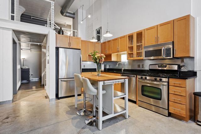 250 Park Avenue 712, Minneapolis, MN 55415