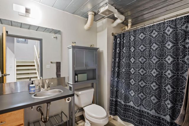 250 Park Avenue 712, Minneapolis, MN 55415