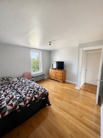 168 3rd Avenue, Woonsocket, RI 02895