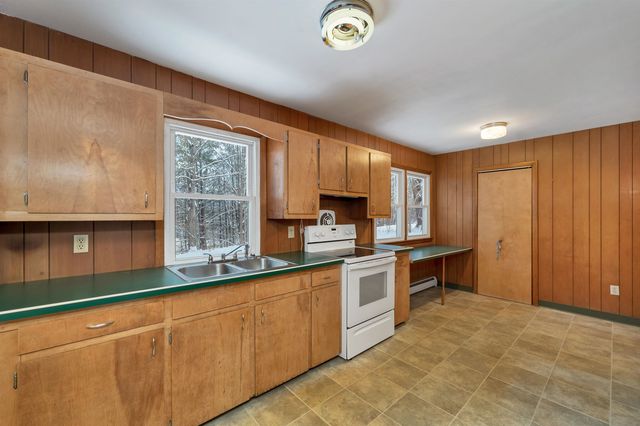 25 Cofran Avenue, Northfield, NH 03276