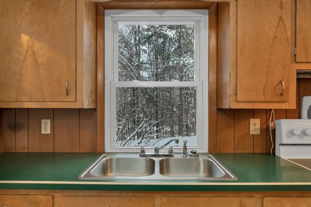 25 Cofran Avenue, Northfield, NH 03276