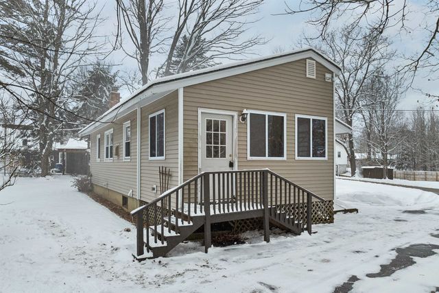 25 Cofran Avenue, Northfield, NH 03276