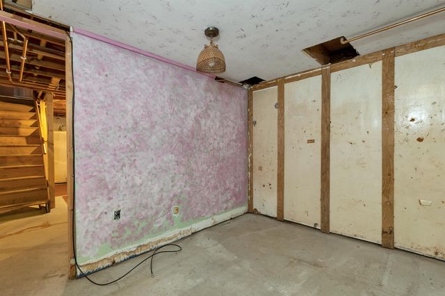 25 Cofran Avenue, Northfield, NH 03276