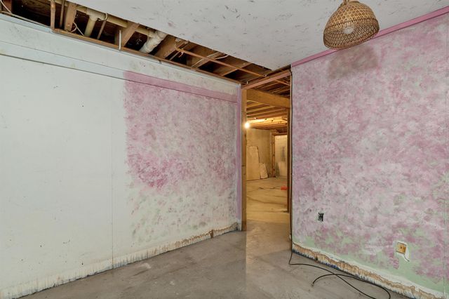 25 Cofran Avenue, Northfield, NH 03276