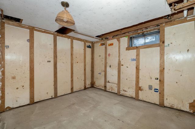 25 Cofran Avenue, Northfield, NH 03276