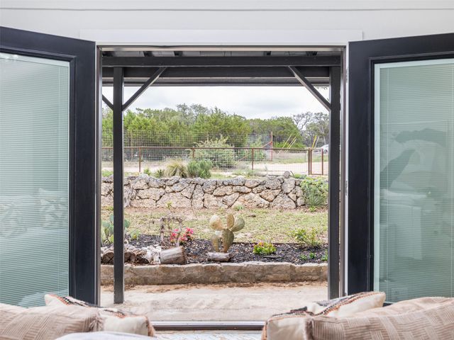 2591 Spring Valley DR, Dripping Springs, TX 78620