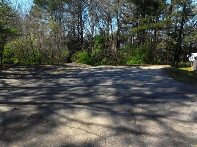 1286 Britain Dr., Lawrenceville, GA 30044