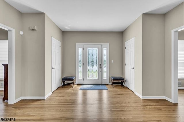 4 Harman Ct, Hillsborough Twp., NJ 08844