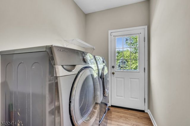 4 Harman Ct, Hillsborough Twp., NJ 08844